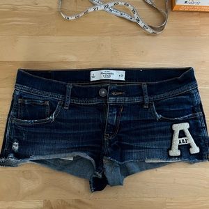 Abercrombie & Fitch Shorty shorts women’s 28 size 6